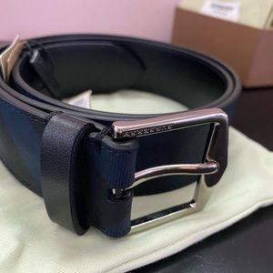 Burberry London Check and Leather Belt. Size 36/90